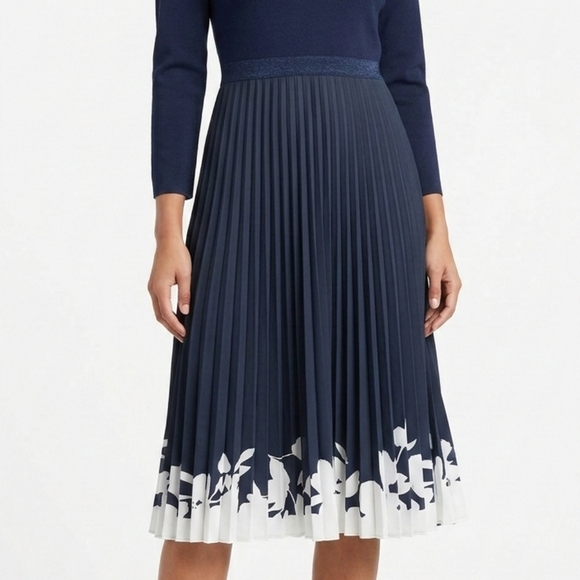 Navy Blue Pleated Dress 😍 - Picture 16 of 16